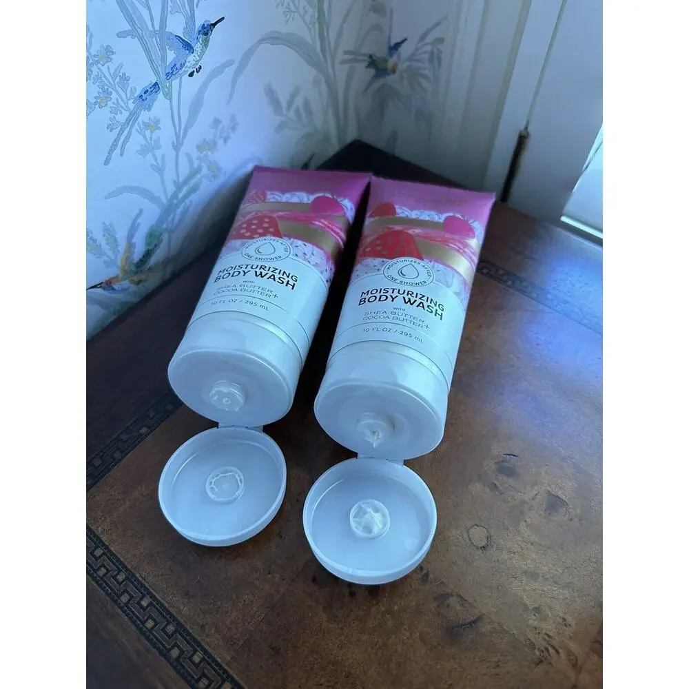 2 New Bath & Body Works Strawberry Pound Cake Moisturizing Body Wash 10 fl oz